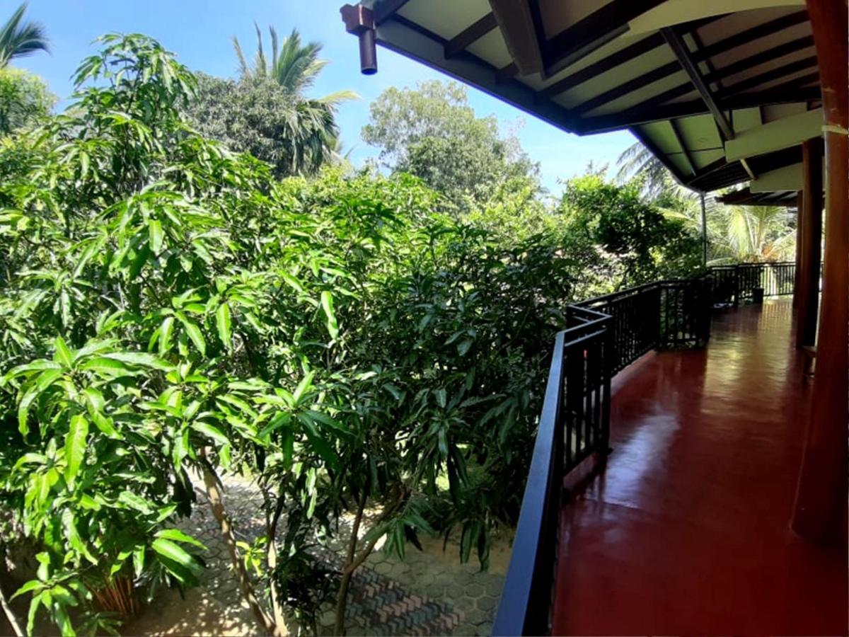 Julia Safari Inn Tissamaharama Luaran gambar
